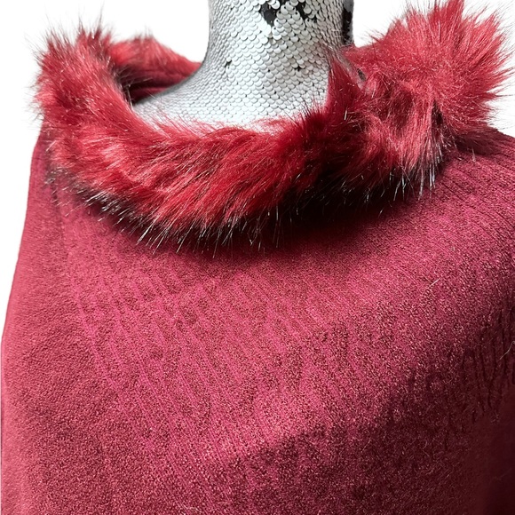 NWT La Mode | Red Wine Faux Fur-Trim Fringe-Accent Poncho - Picture 5 of 5
